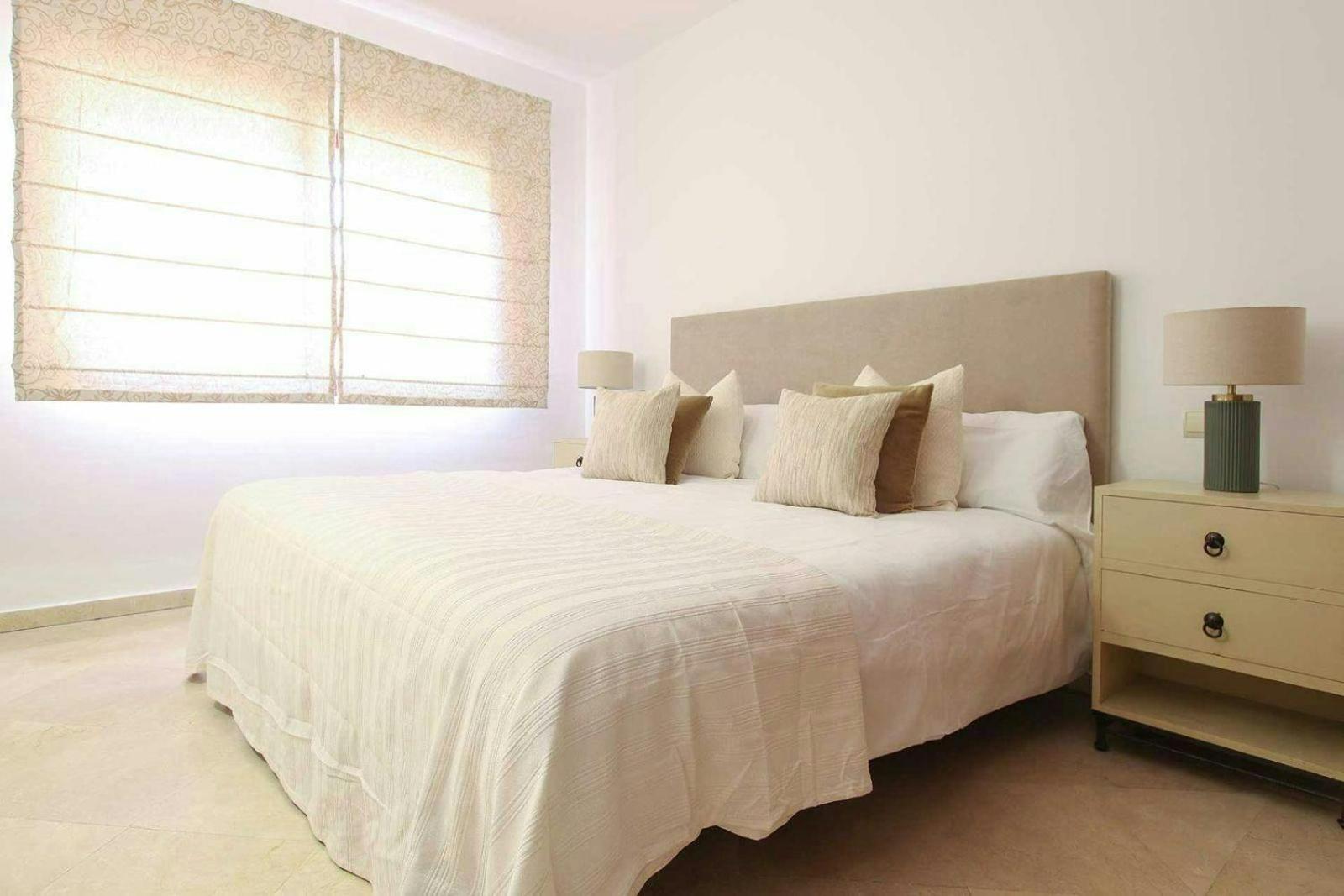 Апартаменты Piso 4 Hab. - Elviria Playa Марбелья Экстерьер фото
